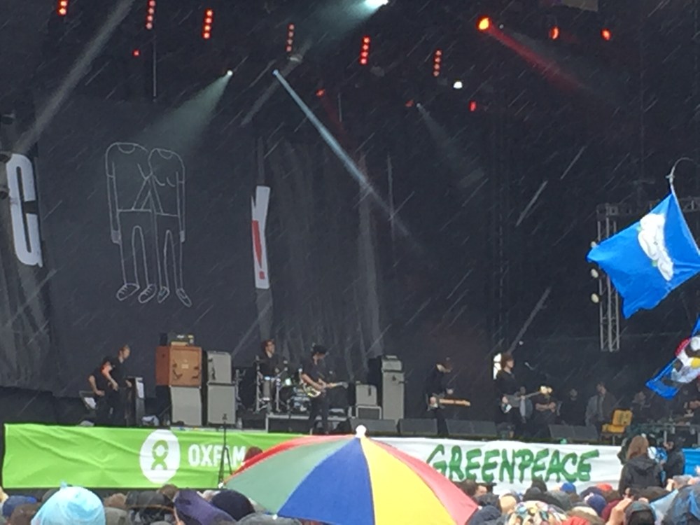 Catfish & the Bottelmen getting a good soaking.